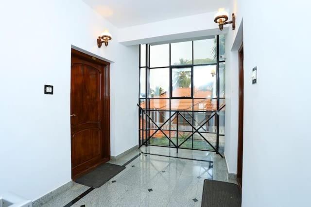 The Solo Apartments Kadavanthra Kochi Екстер'єр фото