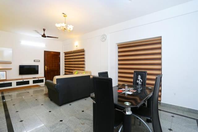 The Solo Apartments Kadavanthra Kochi Екстер'єр фото